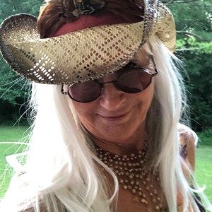 Meet your Posher, Jeannine